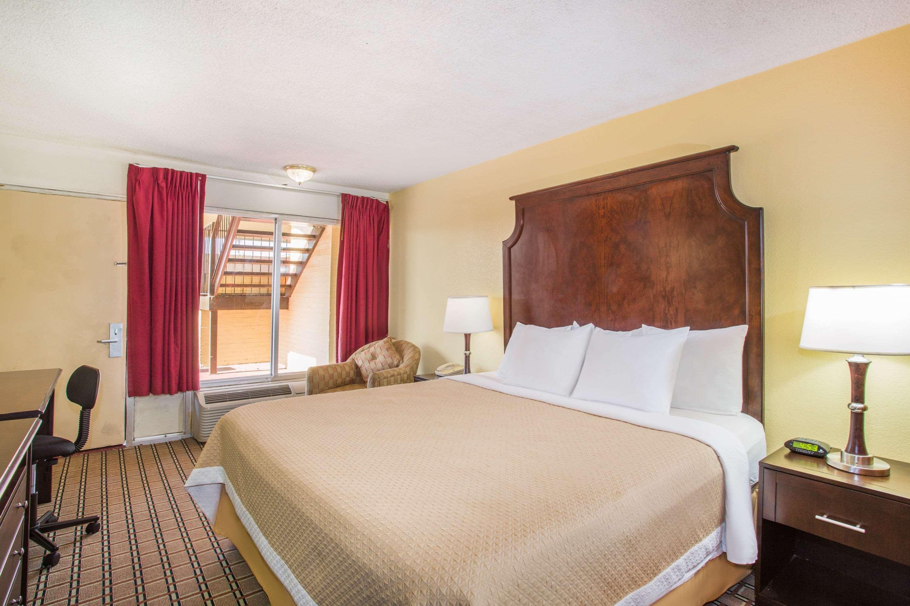 Days Inn By Wyndham Blytheville Dış mekan fotoğraf