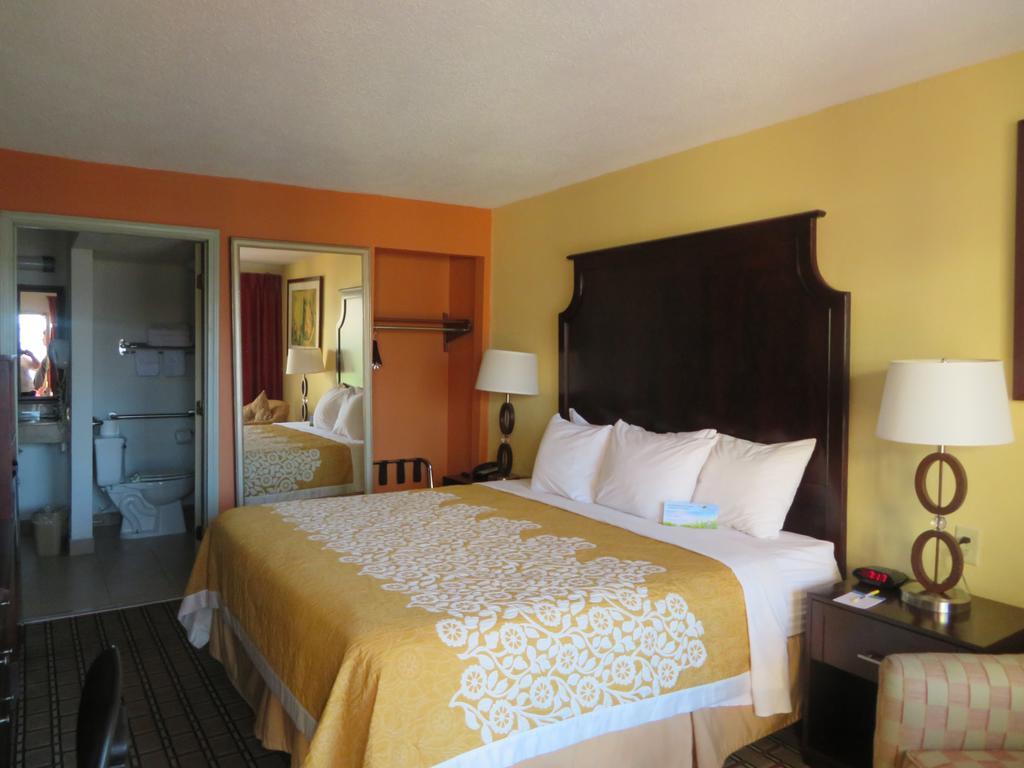 Days Inn By Wyndham Blytheville Dış mekan fotoğraf