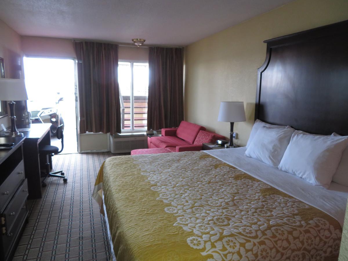 Days Inn By Wyndham Blytheville Dış mekan fotoğraf